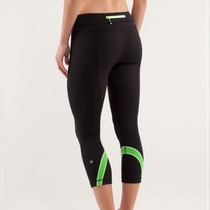 Lululemon Run Inspire Crop 2 Black Bold Stripe Green Size 10